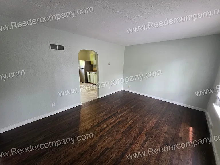 3317 173rd St — Photo 2