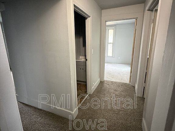 5th image of 1706 E Walnut St APT 1