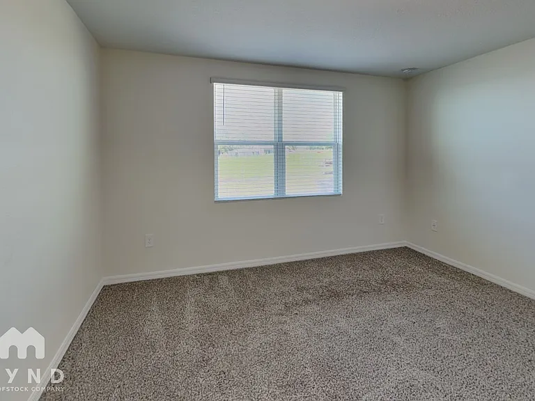 796 Griffon Ave — Photo 6
