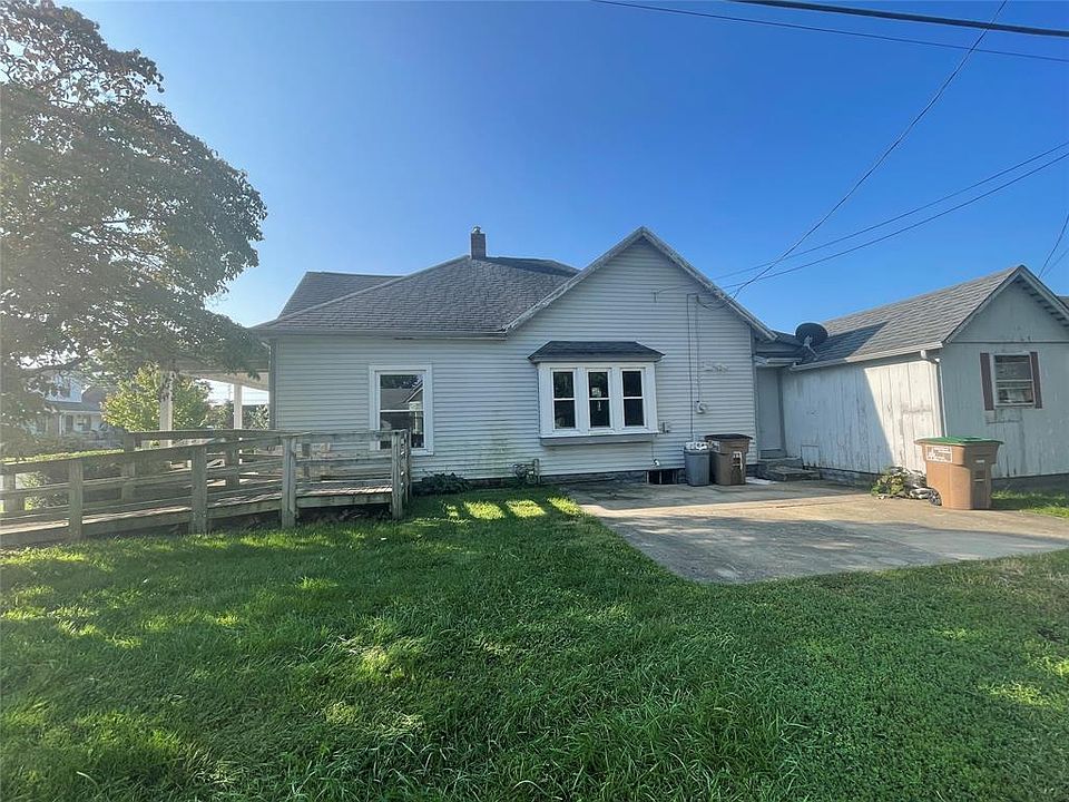 2nd image of 2038 Cherry St