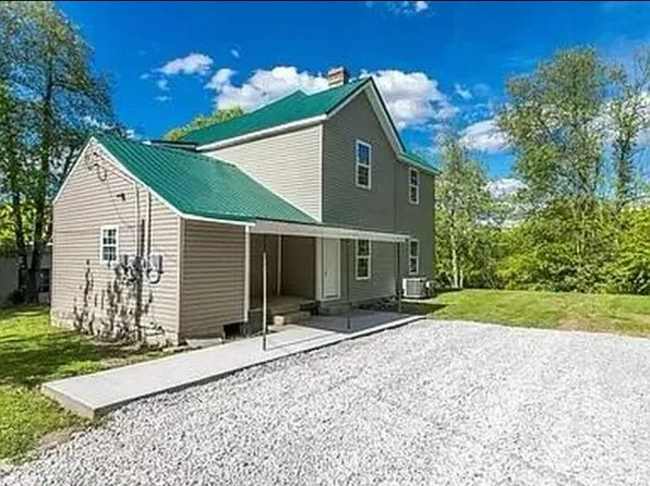 104 1st St #A & B, Cynthiana, KY 41031