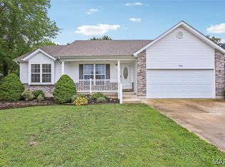 408 Caddy Ct, Saint Clair, MO 63077