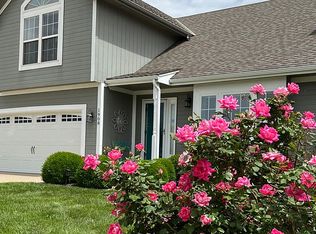 1908 Lake Dr, Smithville, MO 64089