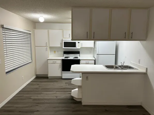 1601 Big Tree Rd, Daytona Beach, FL