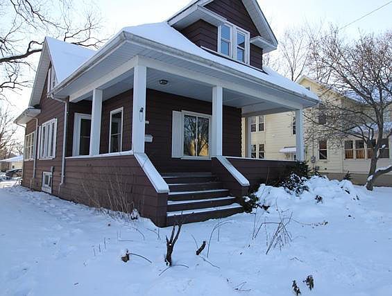 2nd image of 517 W Whitewater St