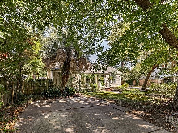 3rd image of 1338 E 53rd Street