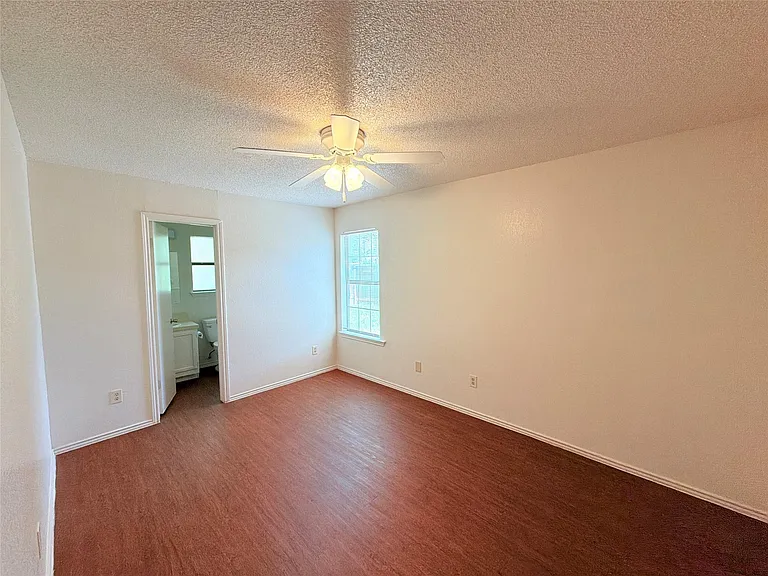 1215 Ridgemont St — Photo 12