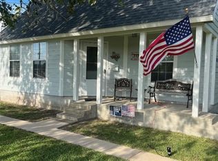 208 W Washington Ave, Seadrift, TX 77983