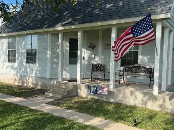 208 W Washington Ave, Seadrift, TX 77983