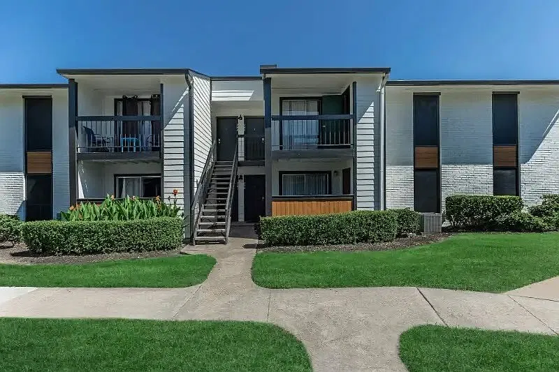 Cali Crossing Apartments — Photo 3
