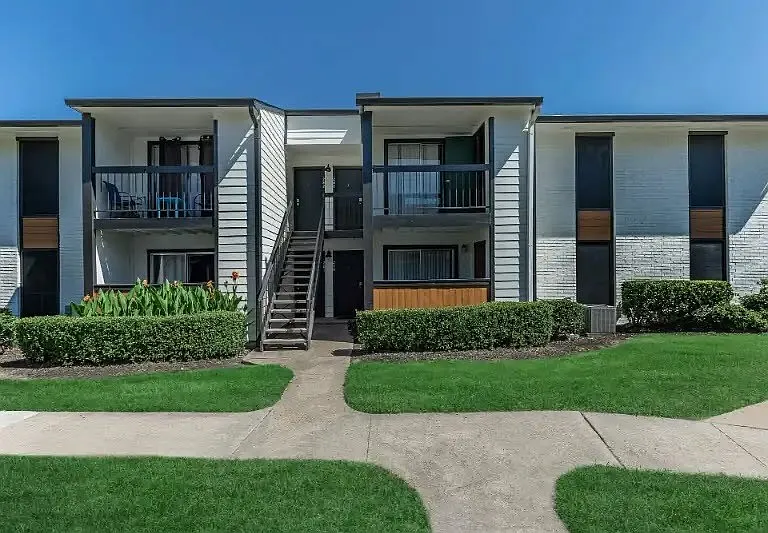 Experience the comfort and style of Cali Crossing Apartments, where modern design meets convenience. Enjoy beautifully landscaped grounds and spacious living spaces. Come see your future home today! Schedule a tour now.