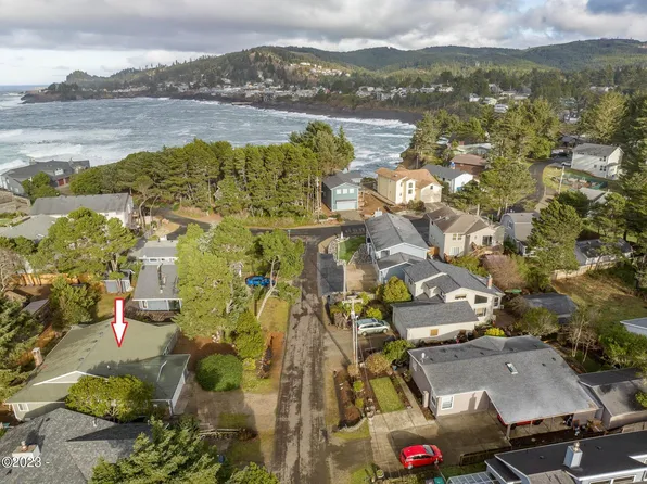 860 SW Pine Ave, Depoe Bay, OR 97341