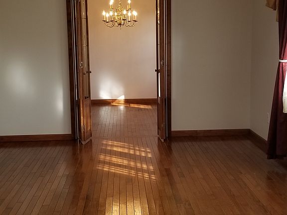 3rd image of 503 Romayne Dr