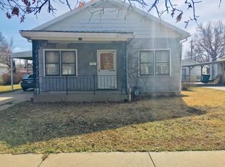 807 W 2nd St, Coffeyville, KS 67337