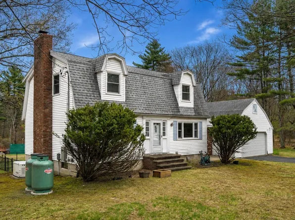 19 Dutton Road, Pelham, NH 03076