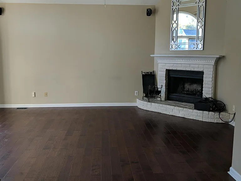 1506 Helmridge Ct — Photo 7