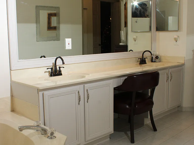 Master bedroom Bathroom