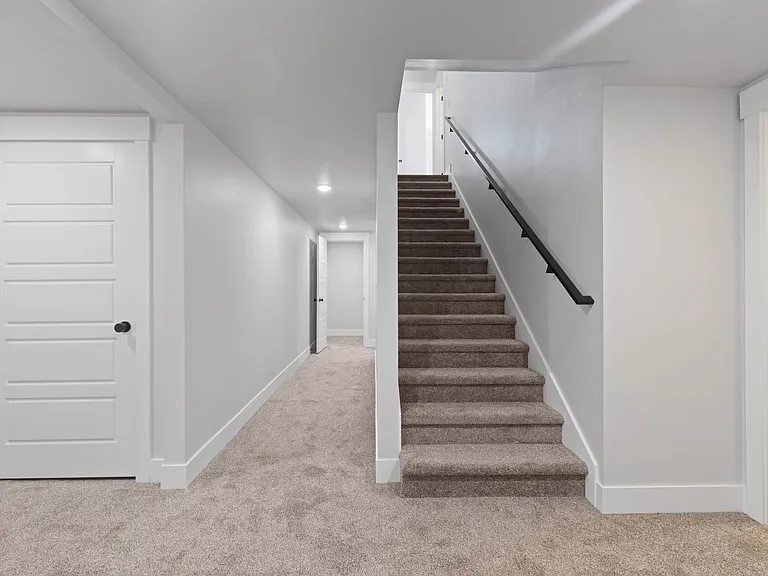 656 Jeanine Dr — Photo 41