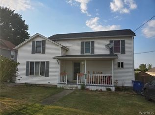 9225 Ridge Rd, Middleport, NY 14105