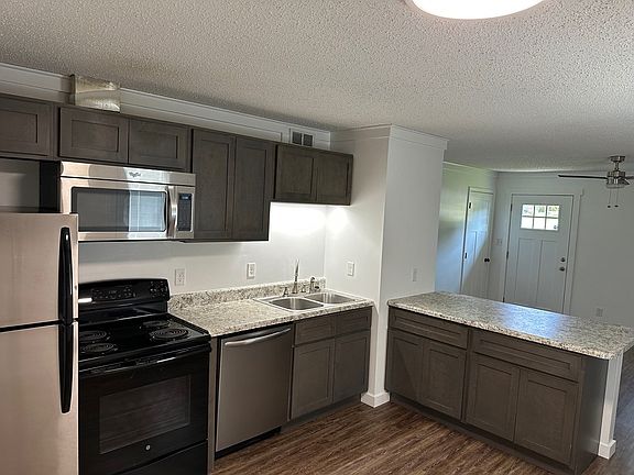 4th image of 518 Pine Ave