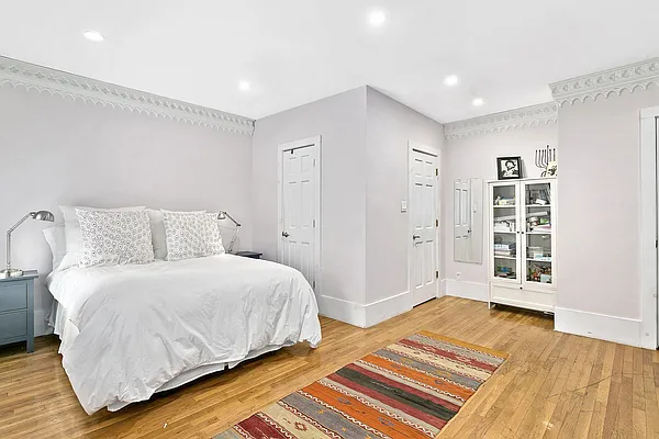 Rented by Compass | media 6