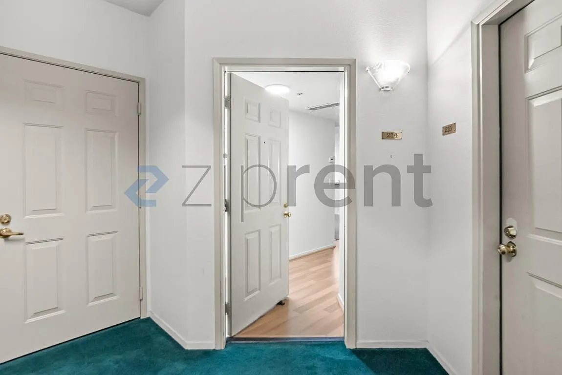 2 bed, 1128 sqft, $2,800 — Photo 4