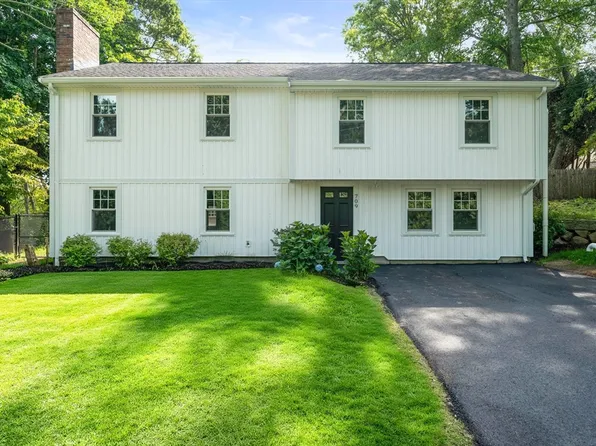709 County Rd, Bourne, MA 02532