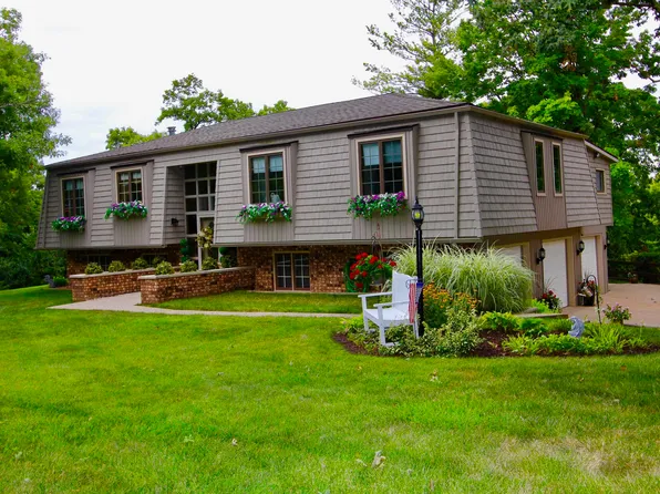 42 Hopewell Dr, Hopewell, IL 61565