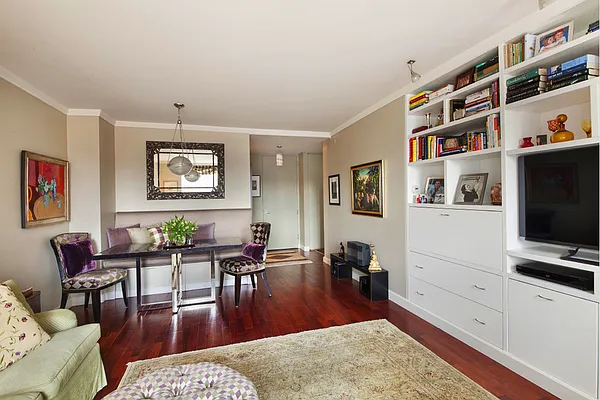 Sold by Stribling | media 8