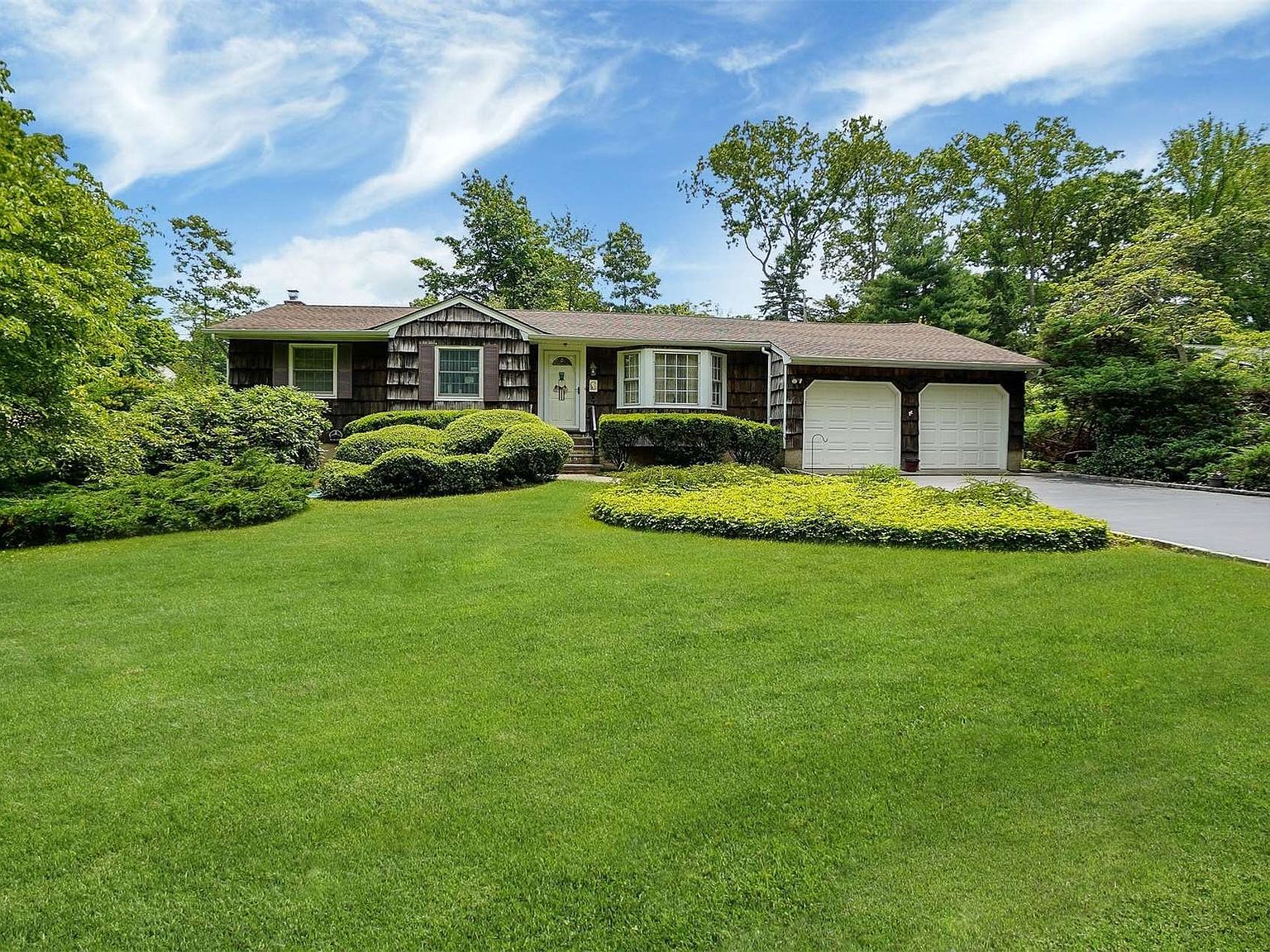 89 Drive, Commack, NY 11725 Zillow