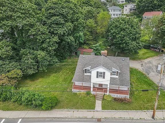 2nd image of 104 Spring St