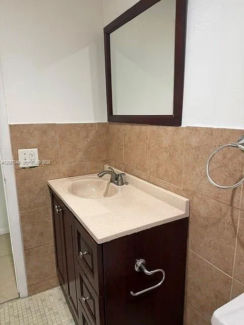 Coral Gate East Condo — Photo 4