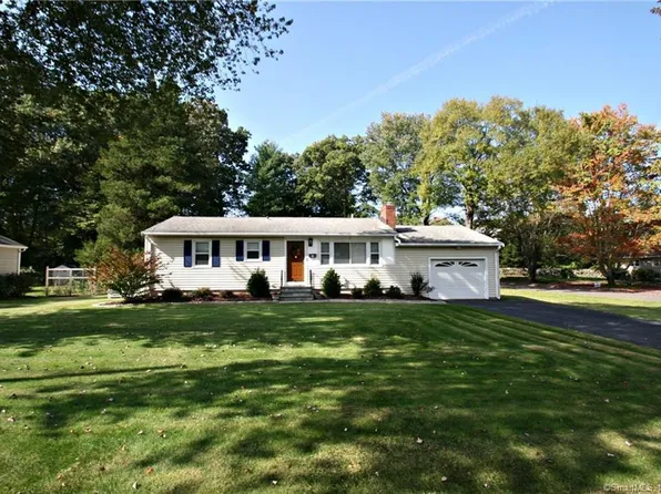 4 Randall Drive, Trumbull, CT 06611