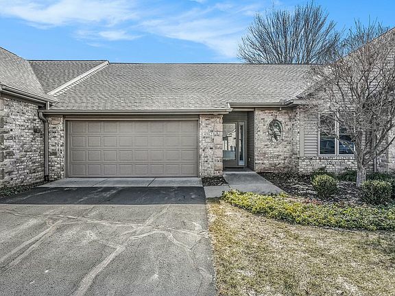 3rd image of 4962 Barnsley Dr