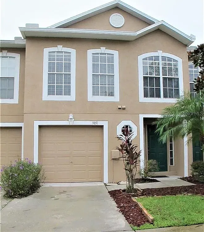 3 bed, 2.5 bath, 1670 sqft, $2,100 — Photo 1