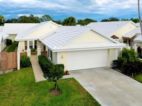 823 Harrington Lake Ln, Venice, FL 34293