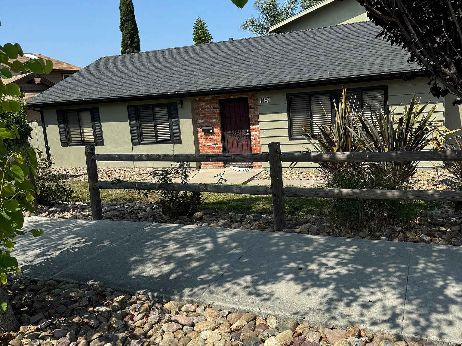 3 bed, 1900 sqft, $6,500 — Photo 1