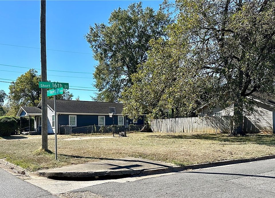 1st image of 2701 Short 16th St