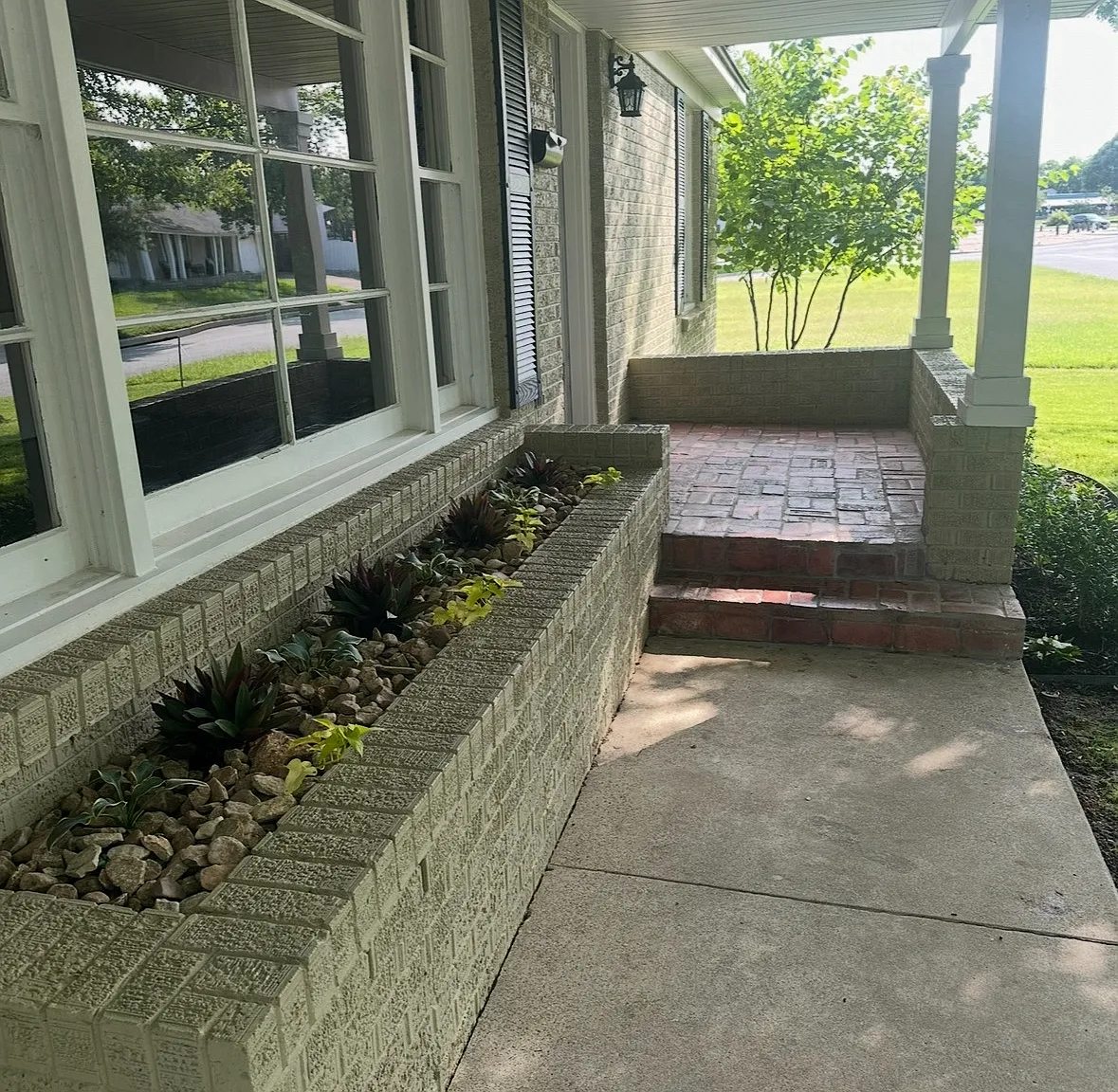 3 bed, 1270 sqft, $3,450 — Photo 2
