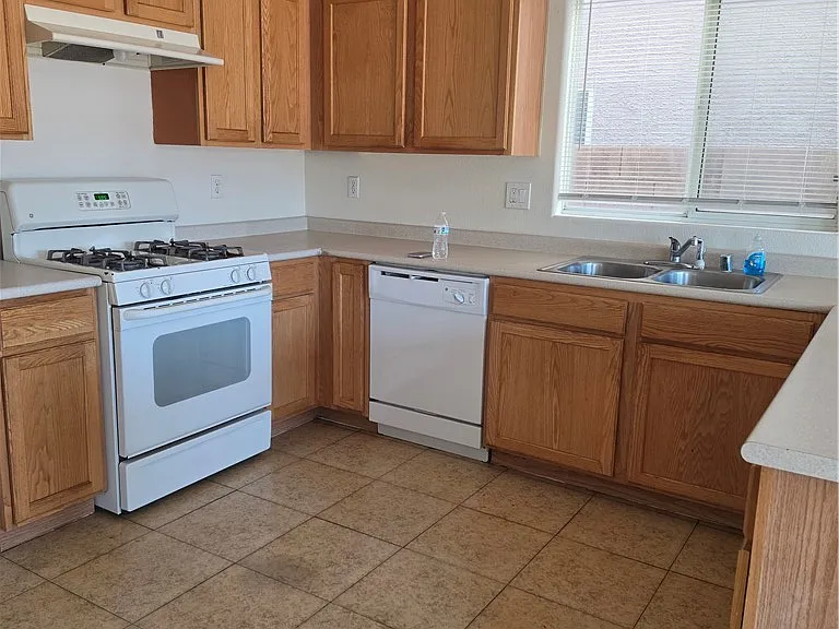 8915 Bonneville Peak Ct — Photo 3