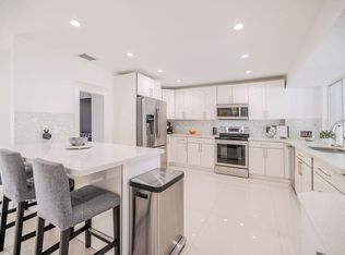 8551 Gatehouse Rd, Plantation, FL 33324