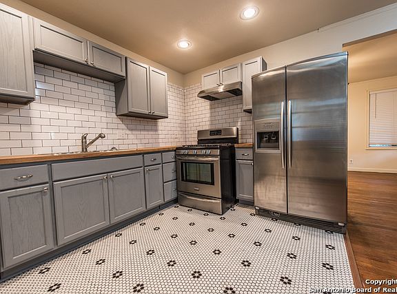 4th image of 315 E Melrose Dr APT B