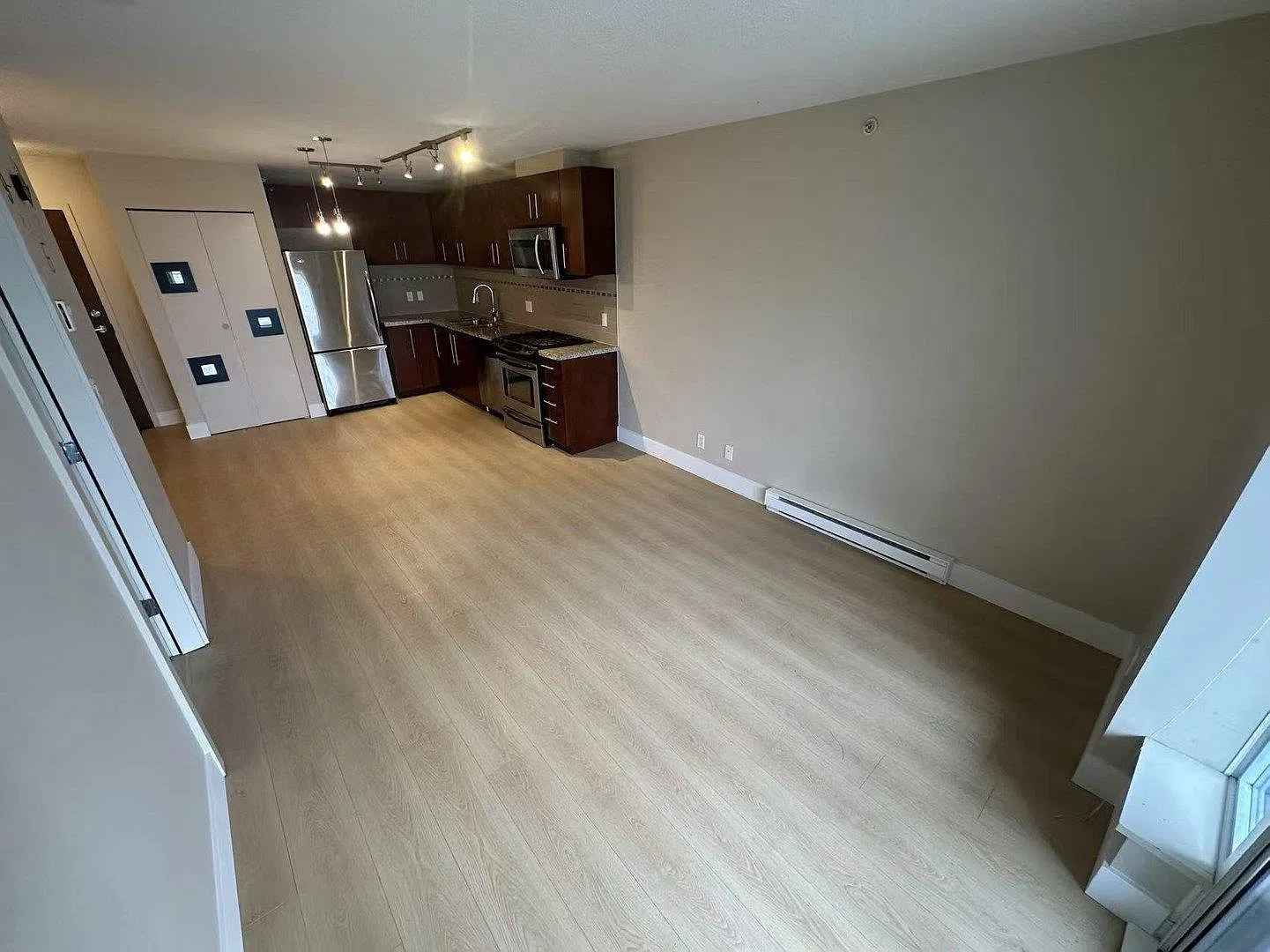 1 bed, 551 sqft, $2,180 — Photo 4