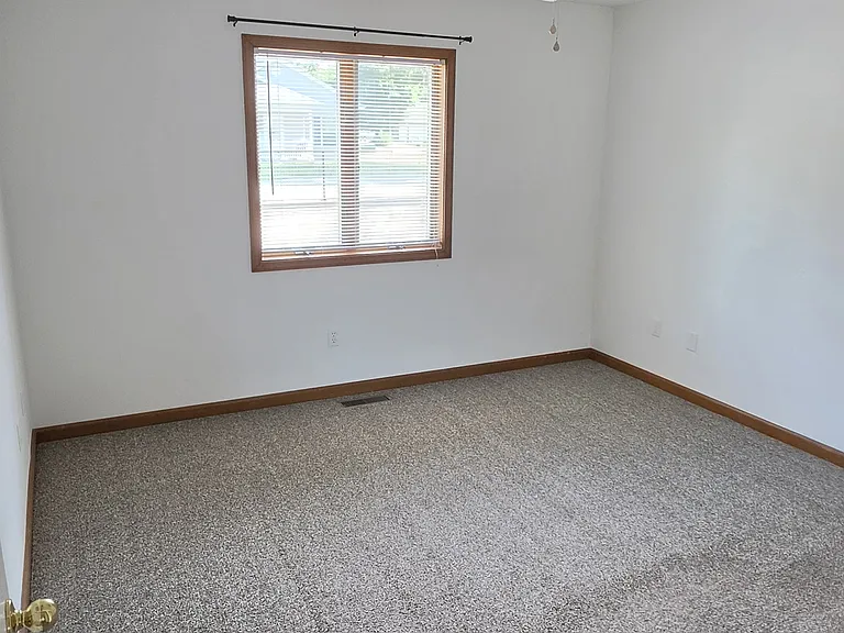 101 E Little St #B — Photo 8