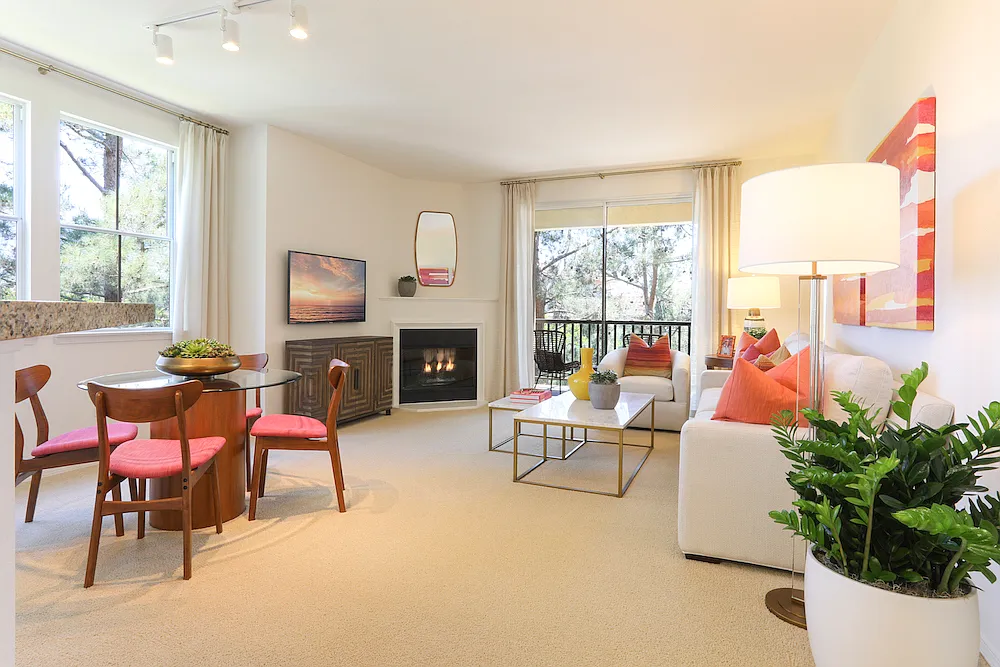 Newport Bluffs Apartment Village — Photo 3