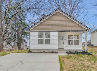 702 Perry Dr, Springfield, TN 37172