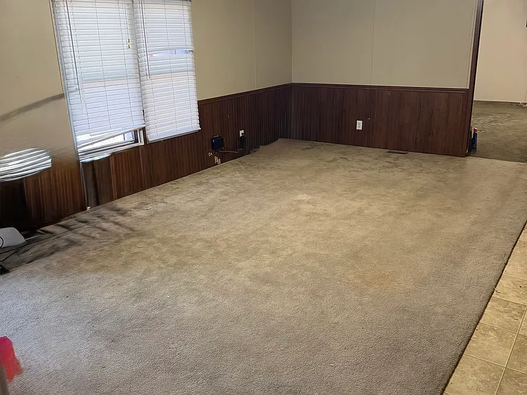 533 Houston St E — Photo 11