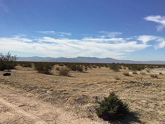 4th image of 46750 Paradise Springs Rd