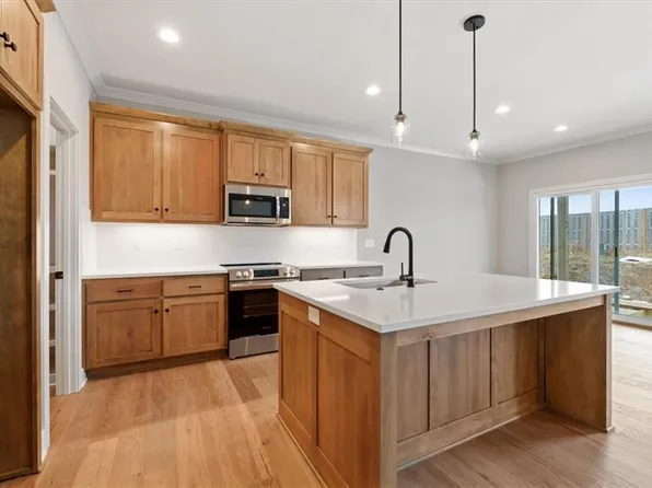 25018 W 94th Ter, Lenexa, KS 66227