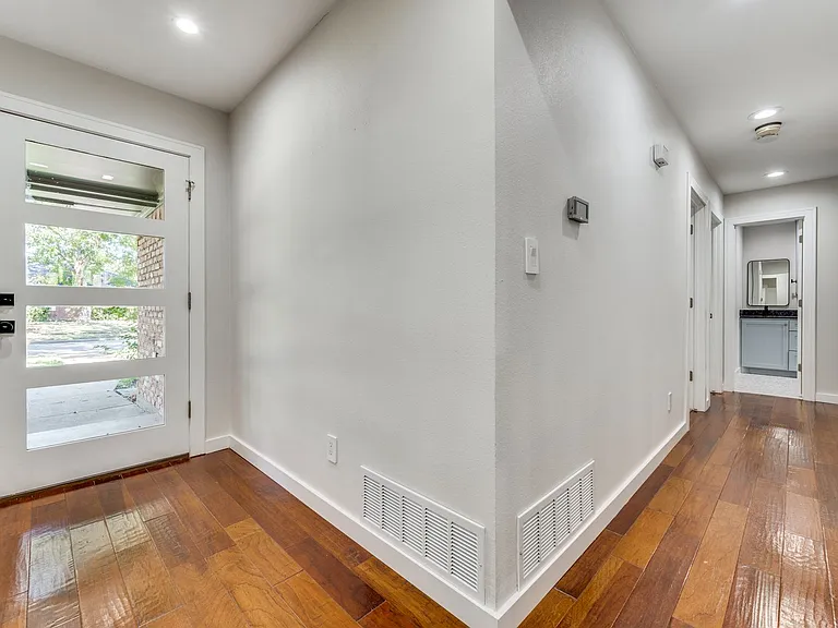 608 Cox Dr — Photo 4